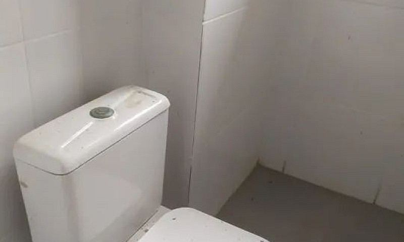 Vendo Prédio Com 4 L...
