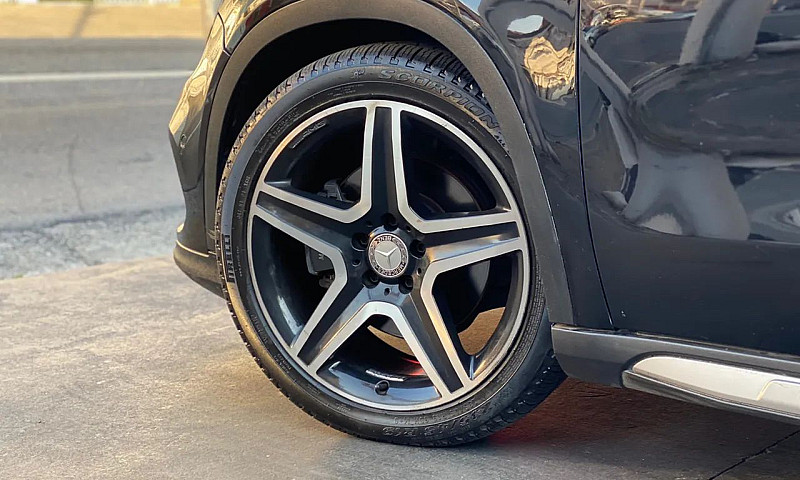 Mercedes-Benz Gla 25...