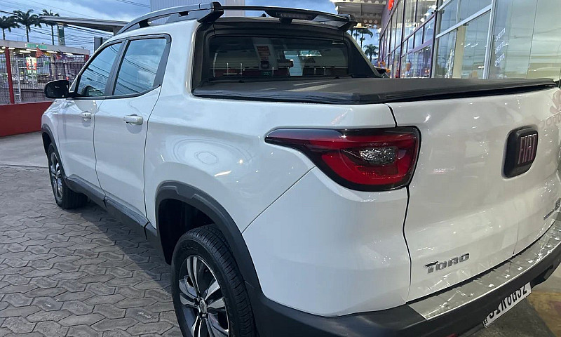 Fiat Toro Freedom 1....
