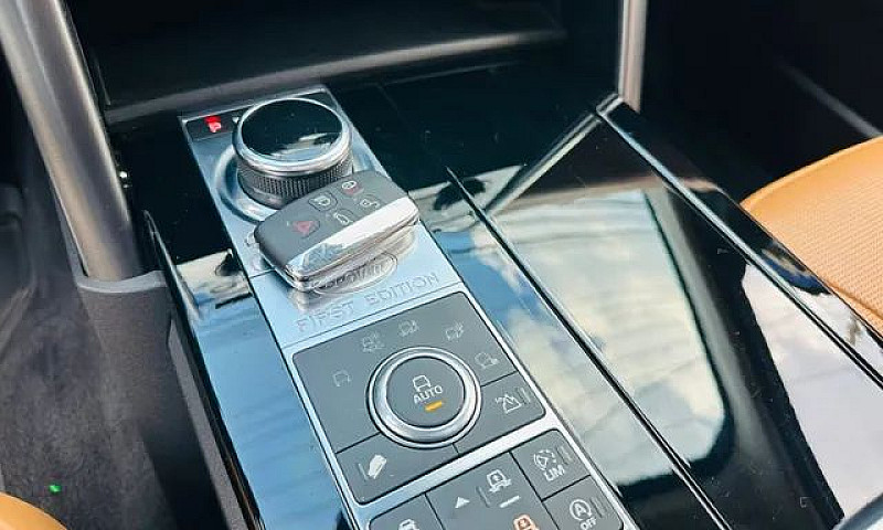 Land Rover Discovery...
