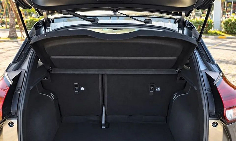 Nissan Kicks Exclusi...