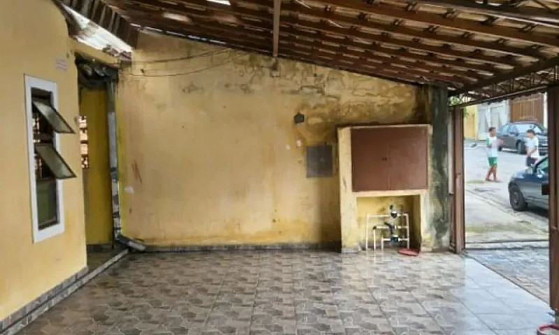 Casa Com 3 Dormitóri...