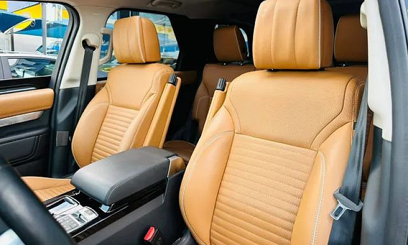 Land Rover Discovery...