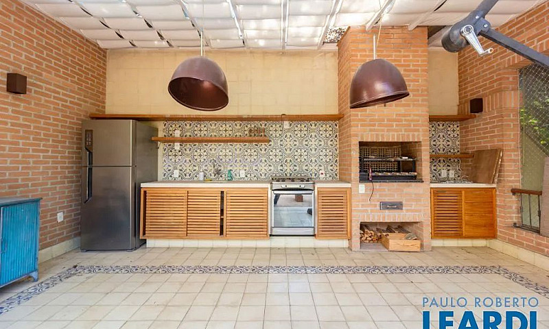 Casa Assobradada - P...