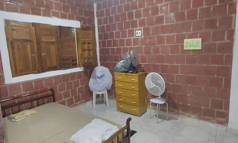 Casa A Venda Em Itam...