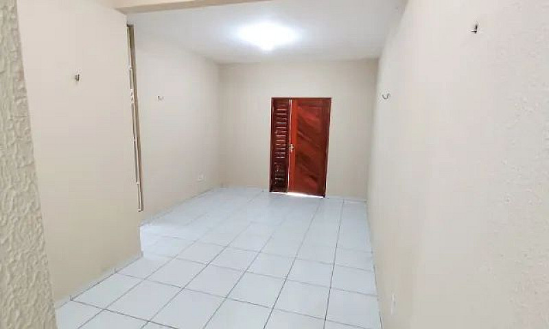 Casa Com 2 Quartos E...
