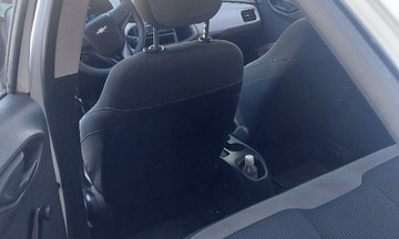 Vendo Onix Lt 14/15...