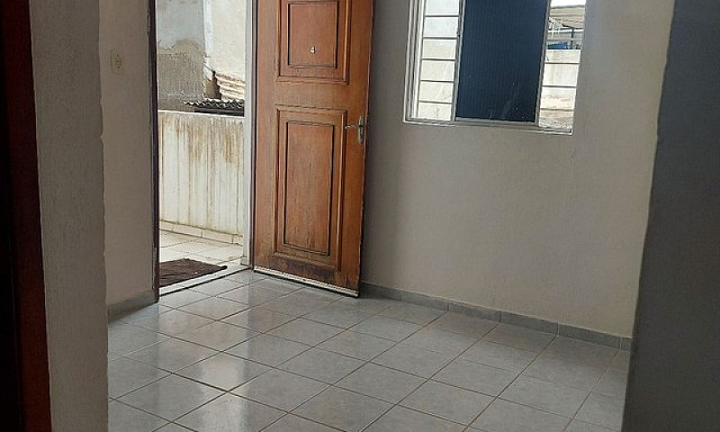 Aluga-Se Apartamento...