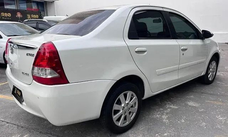 Toyota Etios Xls Sed...