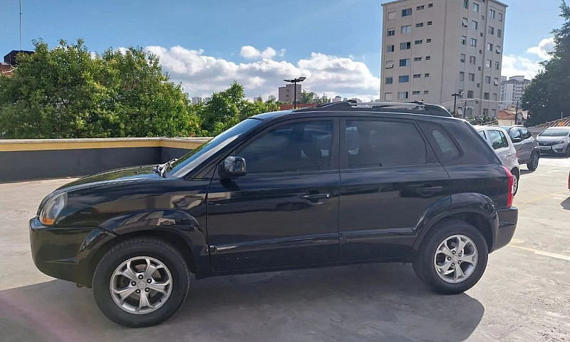 Hyundai Tucson 2.0 1...