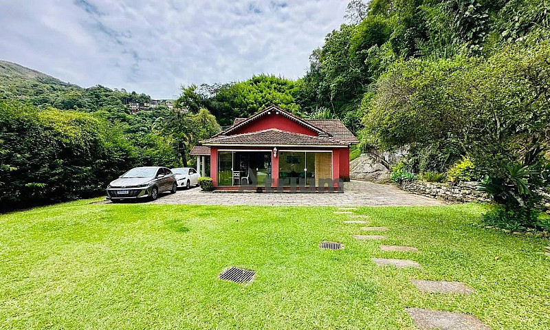 Casa Com 5 Dormitóri...