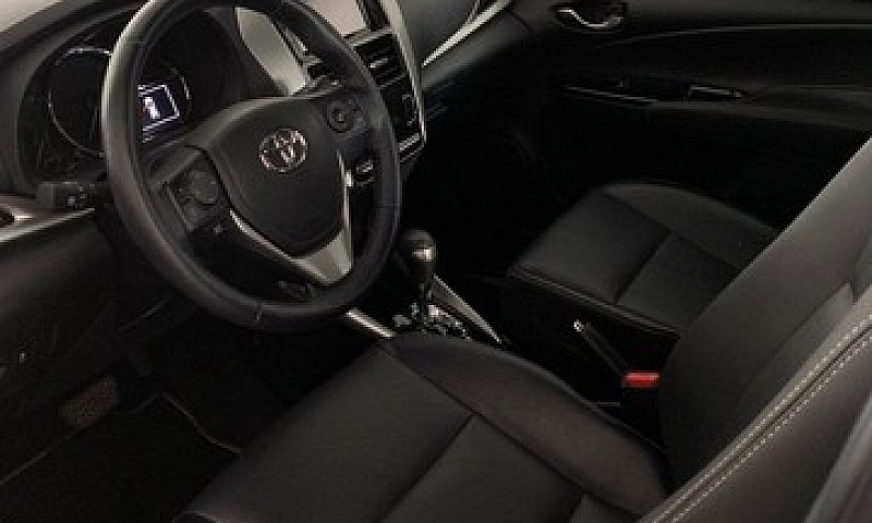 Toyota Yaris 2021 Xl...