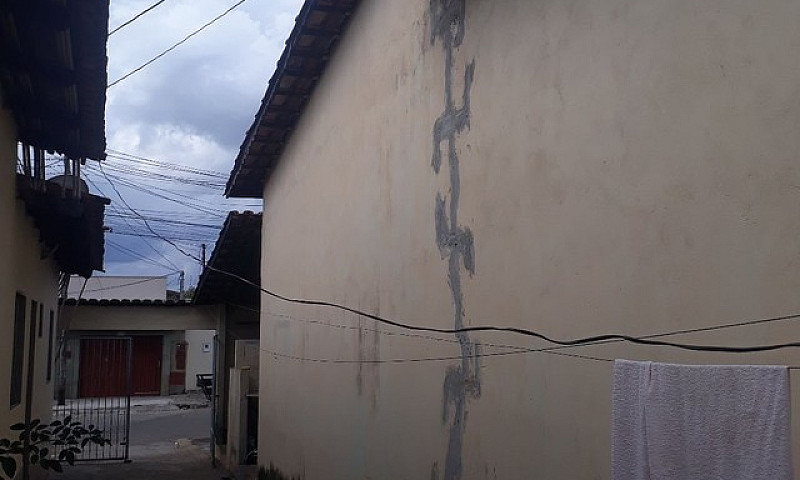 Casa, 4 Barracões, R...