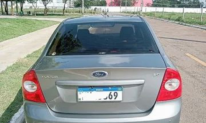 Ford Focus Sedan 201...