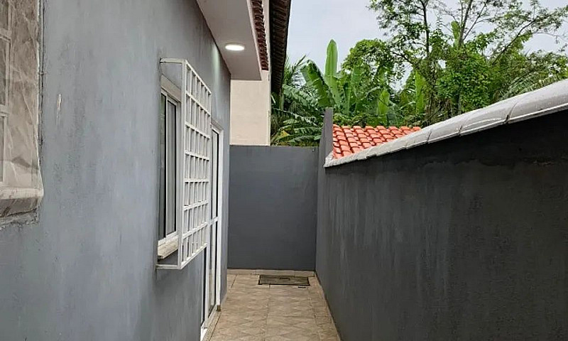 Alugo Casa Condomíni...