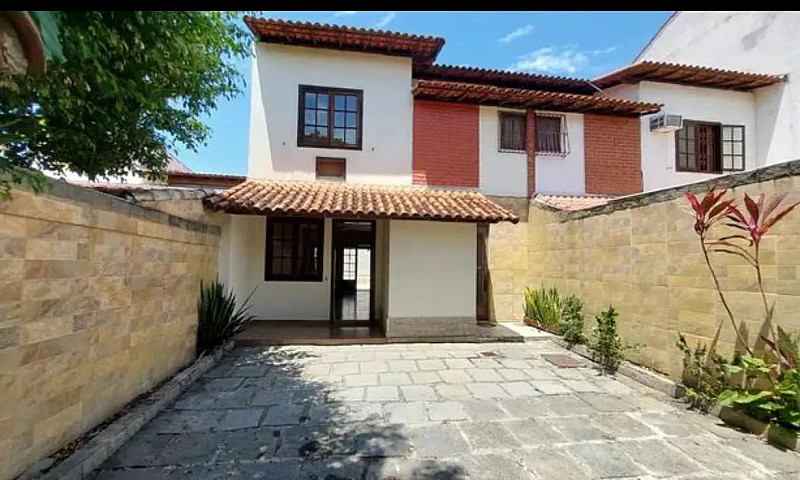 Casa Com Piscina 3 Q...