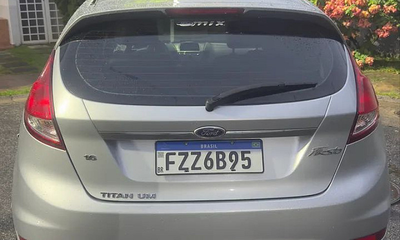 Ford Fiesta Titanium...