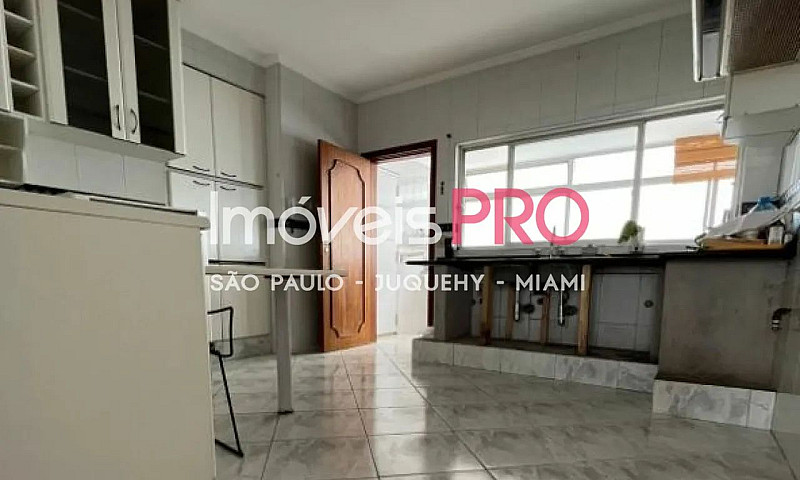 Apto De 200M² Com 3 ...