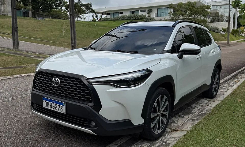 Toyota Corolla Cross...