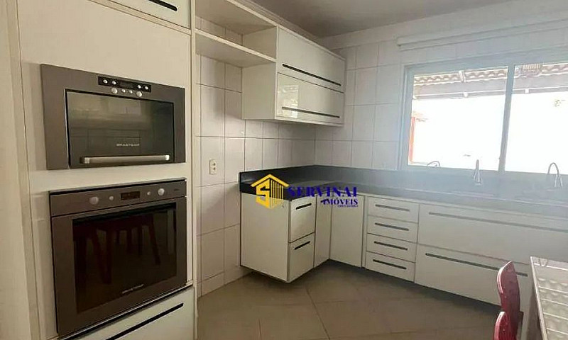 Casa Com 6 Dormitóri...