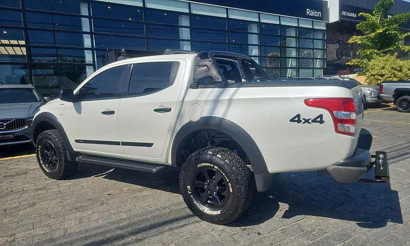 Mitsubishi L200 Tri....