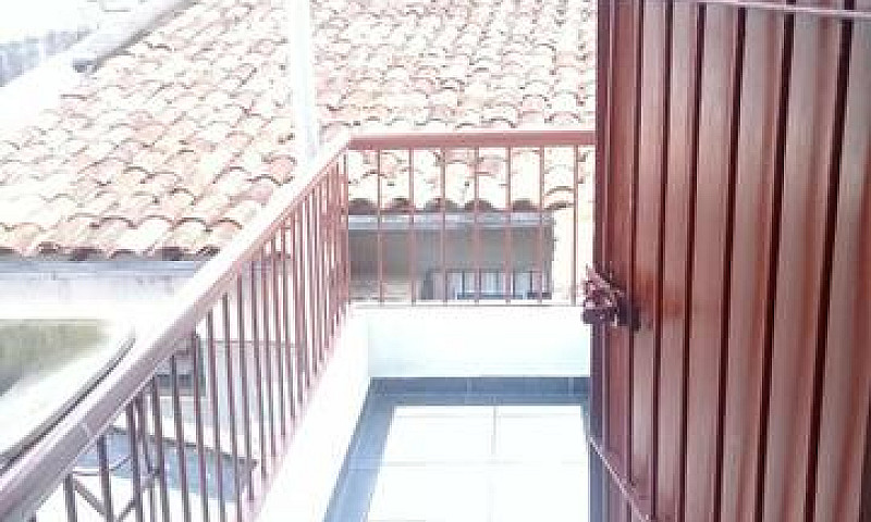 Aluga-Se Casa Na Cid...