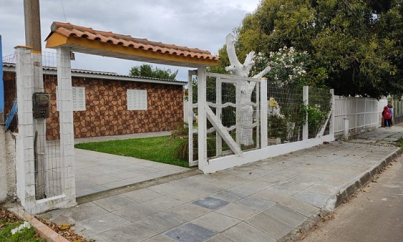 Praia-Casa De Alvena...