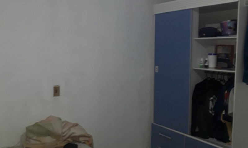 Casa, 4 Barracões, R...