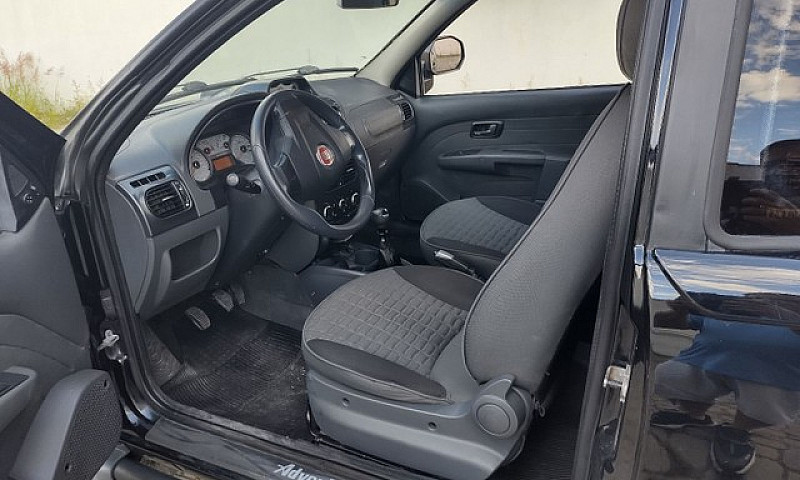 Fiat Strada Cd Locke...