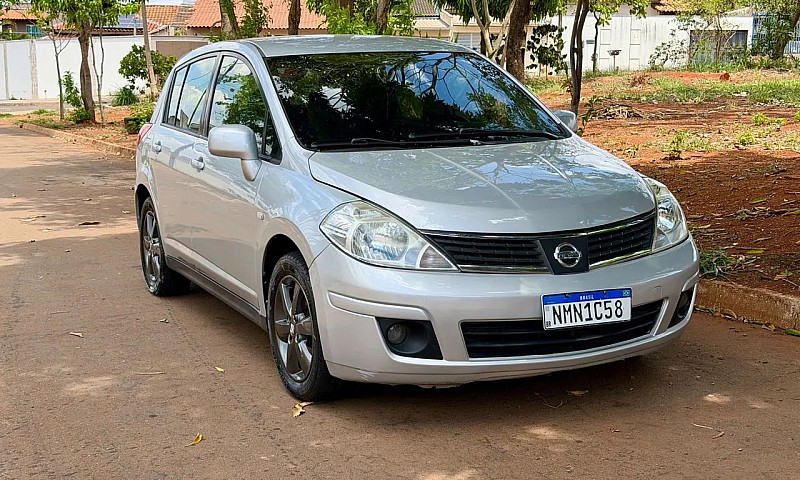 Nissan Tiida S 1.8/1...