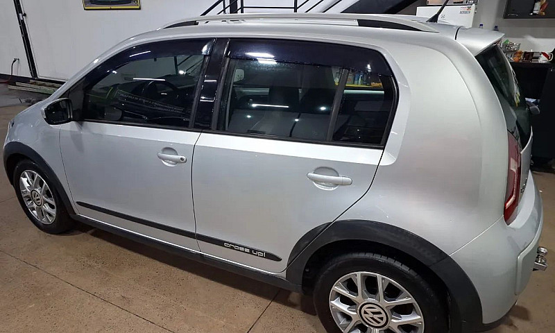 Volkswagen Up! Cross...