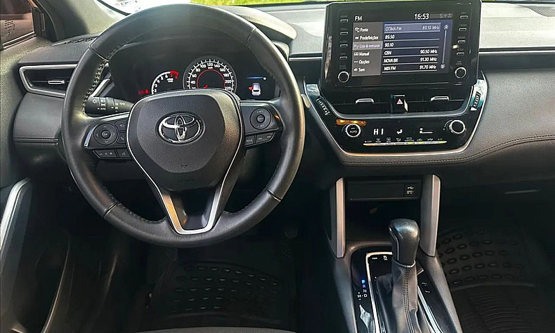 Toyota Corolla Cross...
