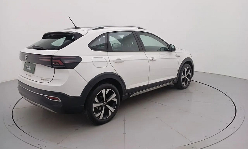 Volkswagen Nivus Hig...
