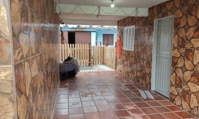 Praia-Casa De Alvena...