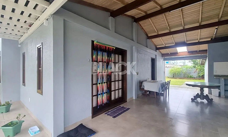 Casa Na Quadra Do Ma...