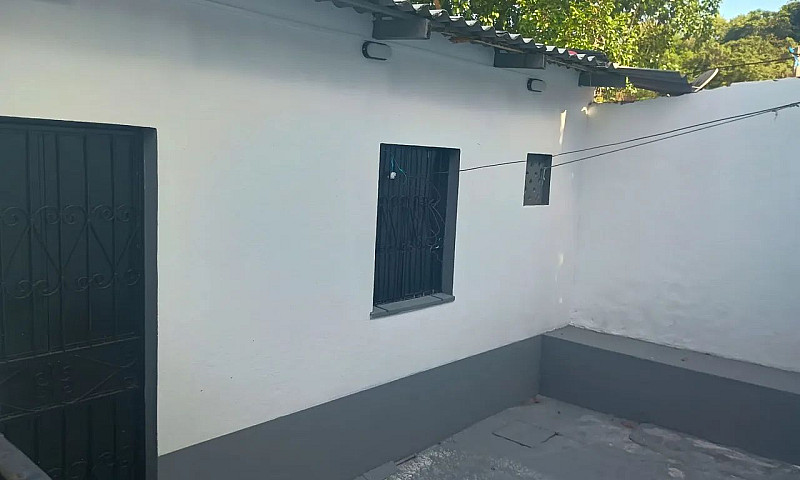 Aluga-Se Casa No Bai...