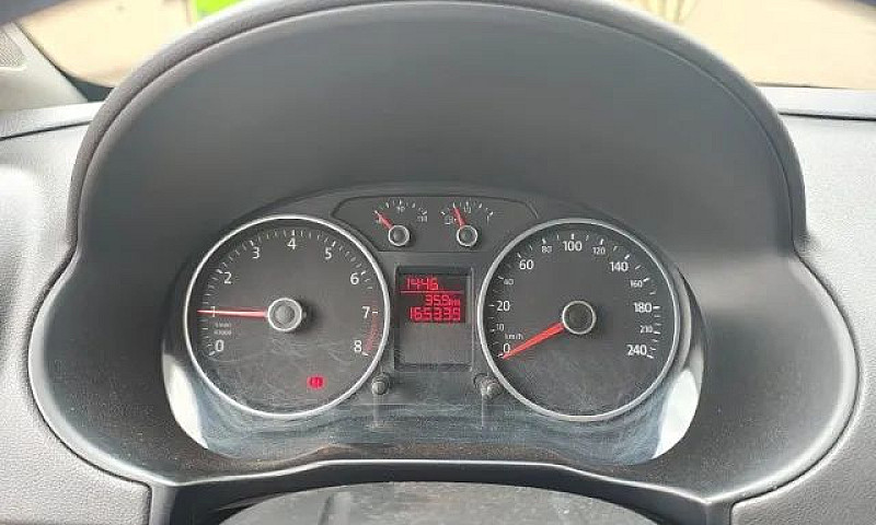 Volkswagen Voyage Tr...