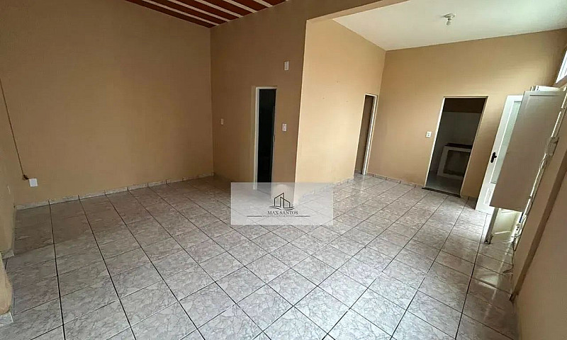Casa De Fundos Com 2...
