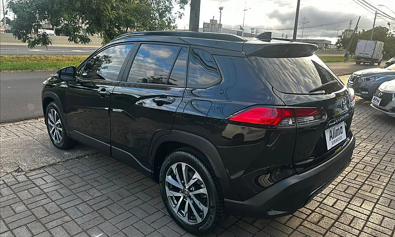 Toyota Corolla Cross...