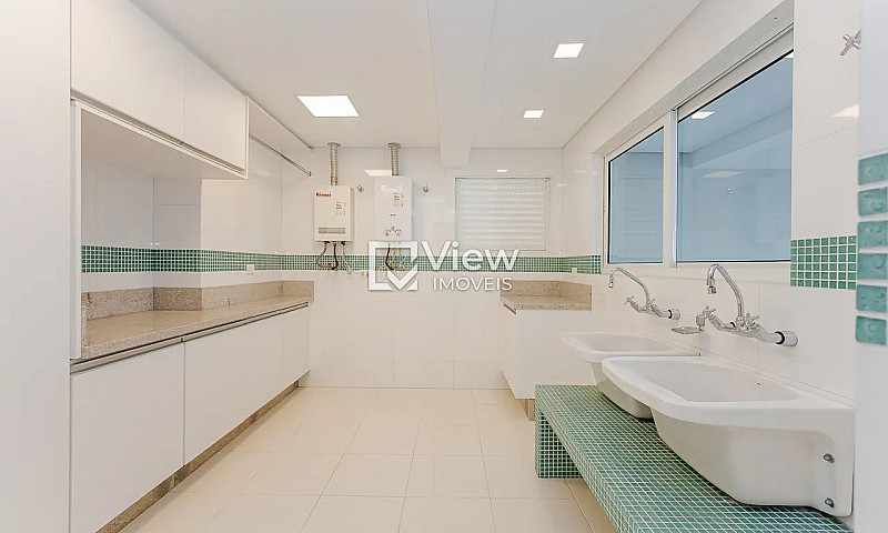 Casa De 493 M² A Ven...