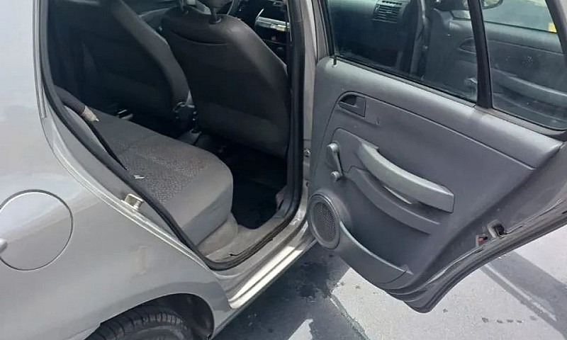 Volkswagen Fox Plus ...