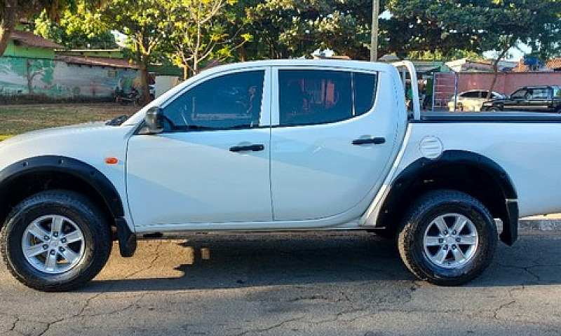 L200 Triton 3.2 Gl D...