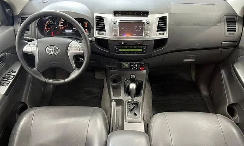 Toyota Hilux Hilux C...