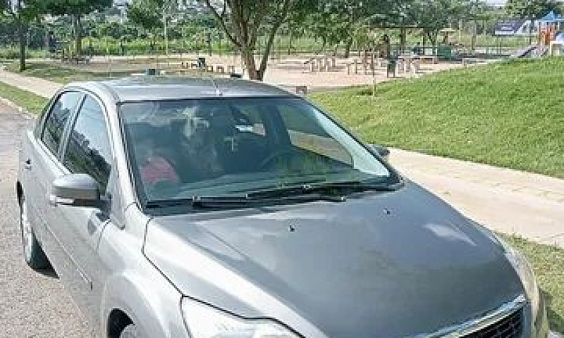 Ford Focus Sedan 201...