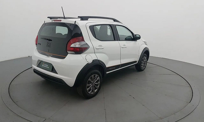 Fiat Mobi Trekking 1...