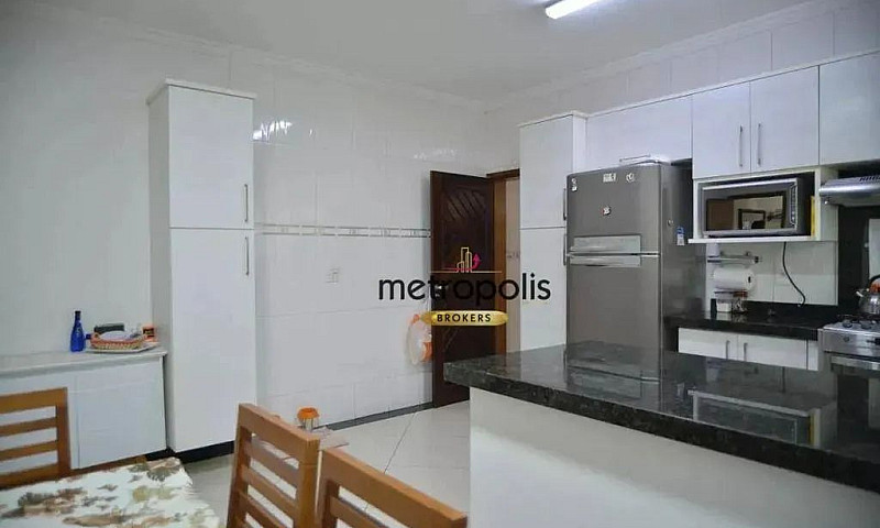 Sobrado À Venda, 300...