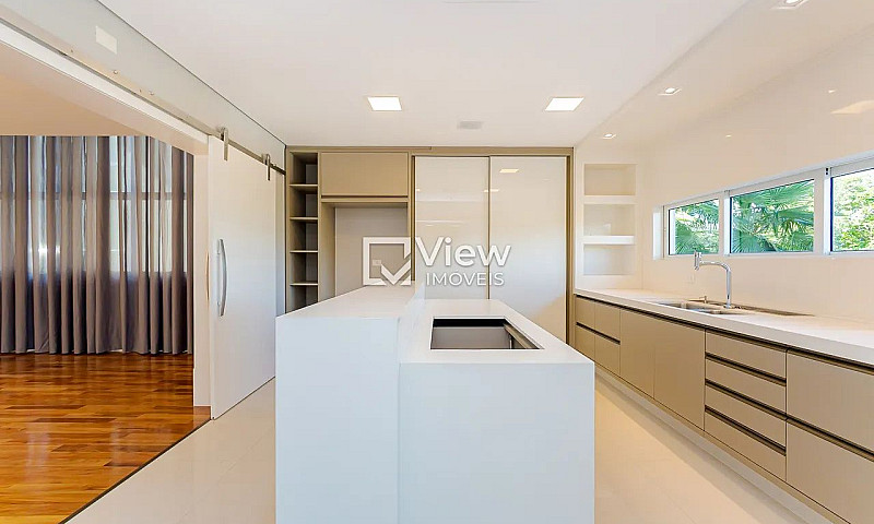 Casa De 493 M² A Ven...