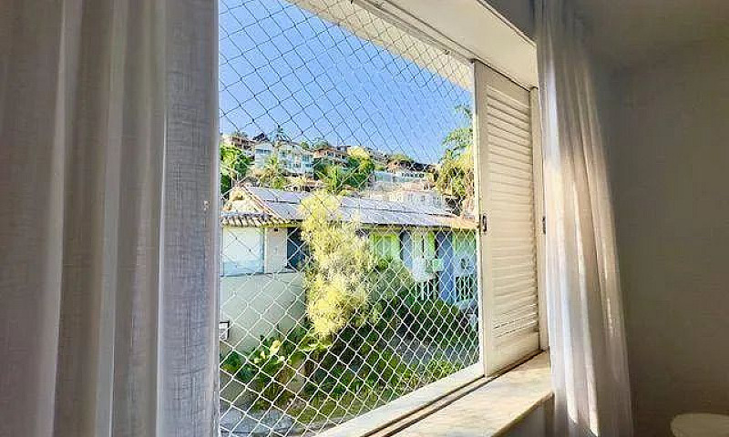 Casa Com 4 Dormitóri...