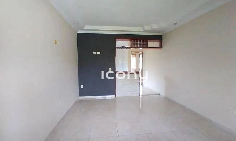 Casa Com 3 Dormitóri...