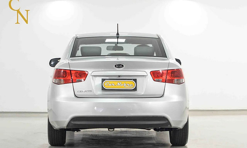 Kia Motors Cerato 1....